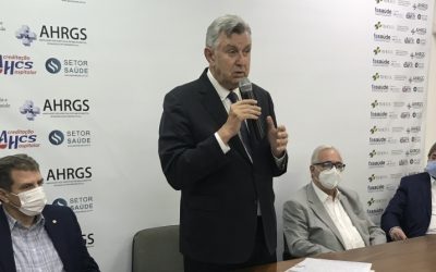 FEHOSUL e AHRGS promovem encontro de lideranças da saúde com o senador Luis Carlos Heinze
