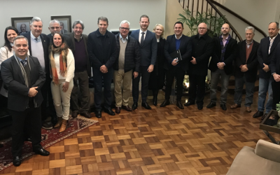 Fehosul e Federação das Santas Casas promovem encontro com o senador Heinze